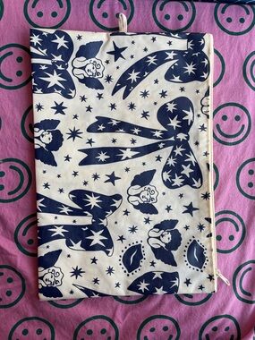 BAGGU large go pouch, charms, NWOT